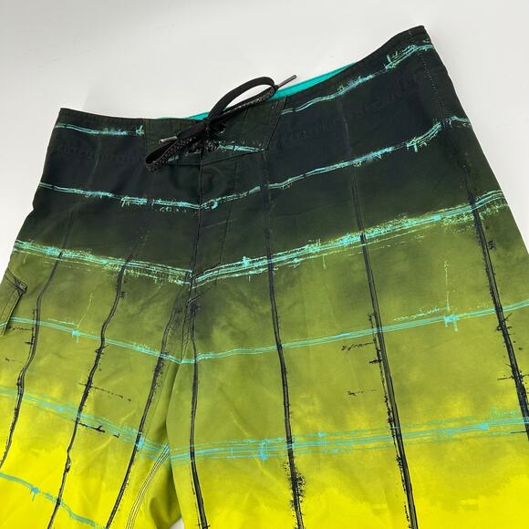 Oakley Men's 34 Cargo Board Shorts Swim Bathing Suit Surf Pocket Black Yellow - Picture 4 of 7